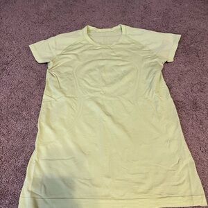 lululemon swifty Light (lime)Green Short Sleeve Tee size 10
